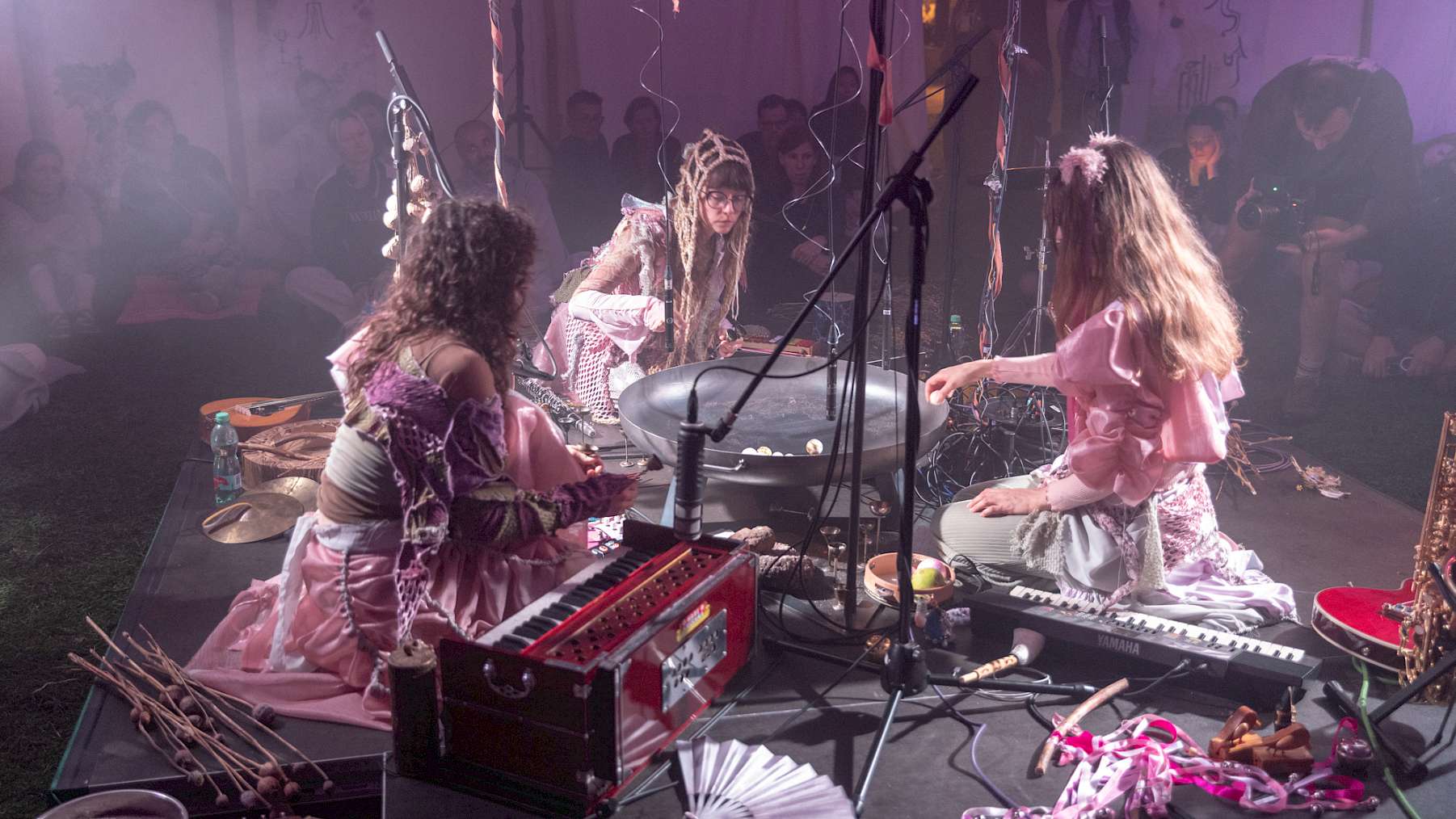Seaslugs of the Celestial Garden Gates You Imagined While Dancing Through the Dark Flames, foto Patrik Borecký