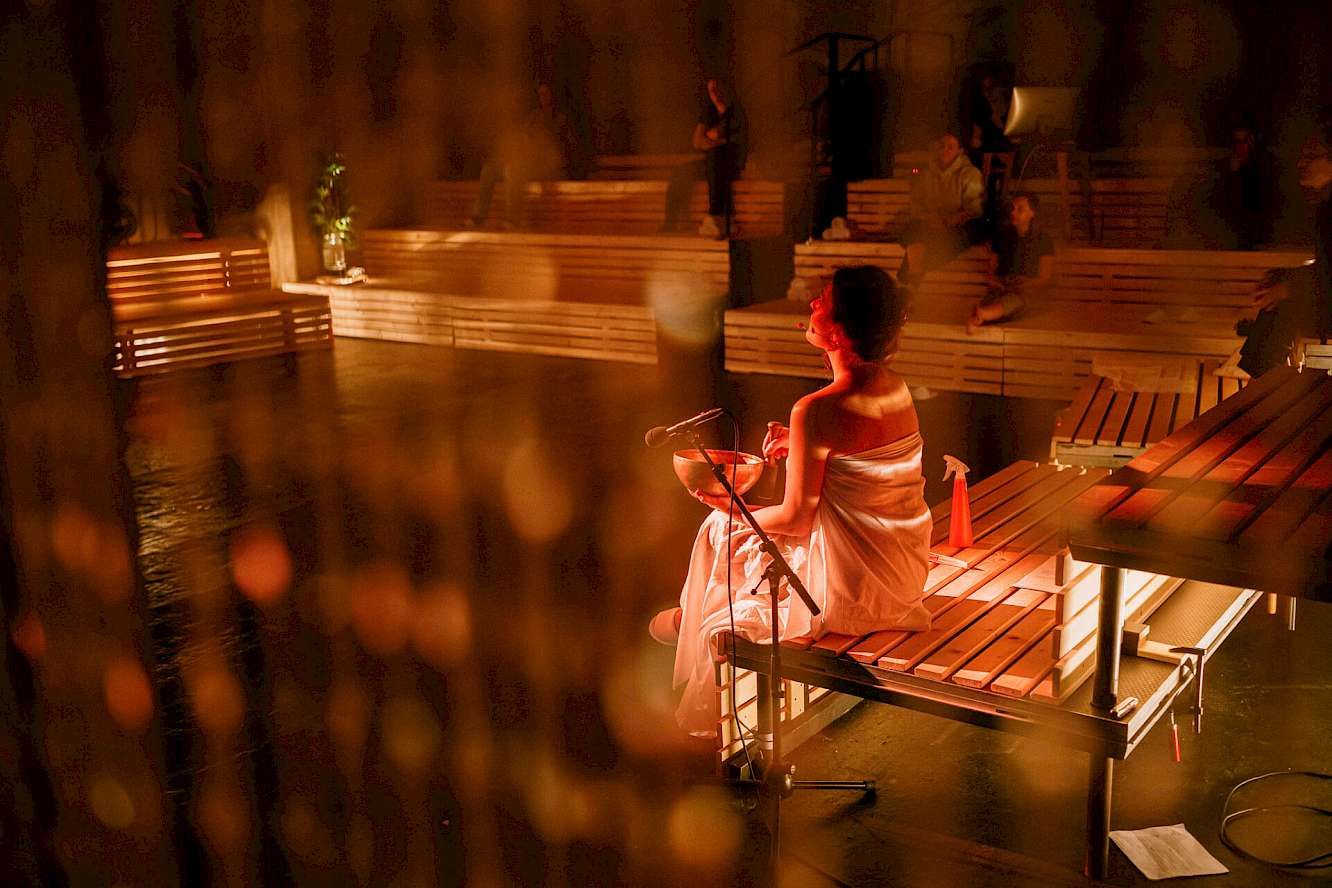 8 miliard lid&iacute; hoř&iacute;, foto Jan Hrom&aacute;dko